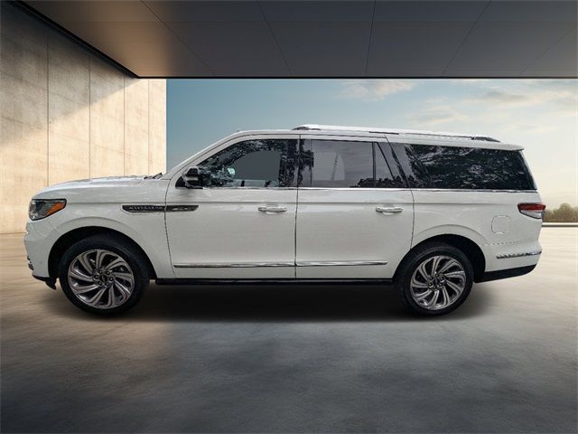 2022 Lincoln Navigator L Reserve