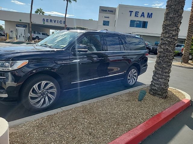 2022 Lincoln Navigator L Reserve