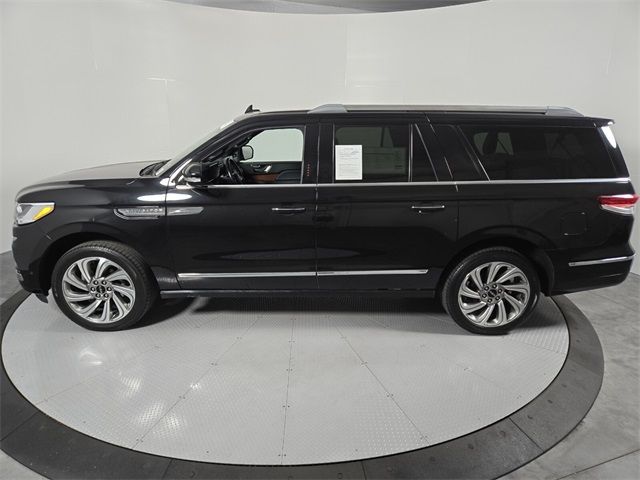 2022 Lincoln Navigator L Reserve