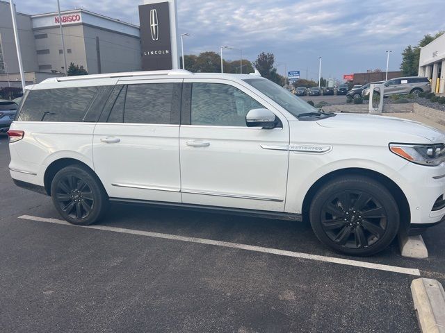 2022 Lincoln Navigator L Reserve