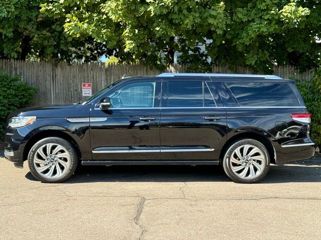 2022 Lincoln Navigator L Reserve