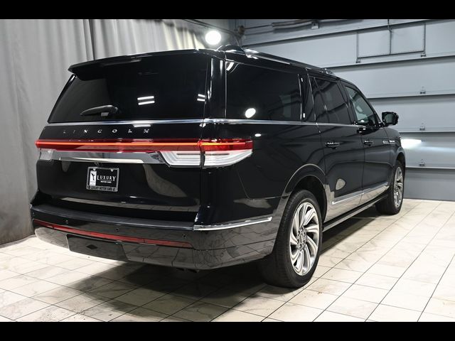 2022 Lincoln Navigator L Reserve