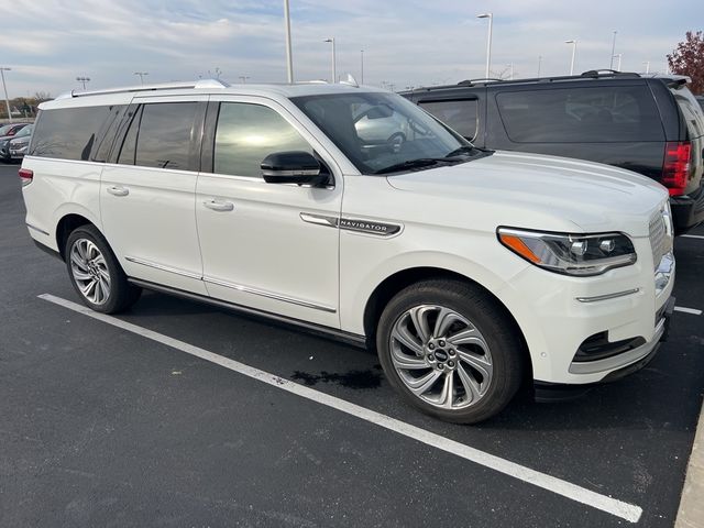 2022 Lincoln Navigator L Reserve