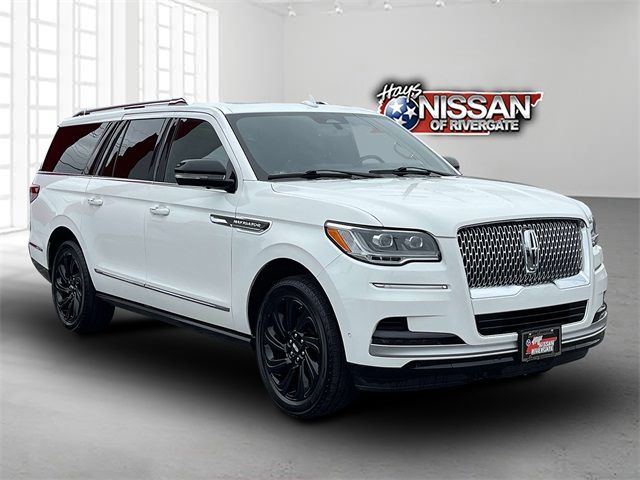 2022 Lincoln Navigator L Reserve