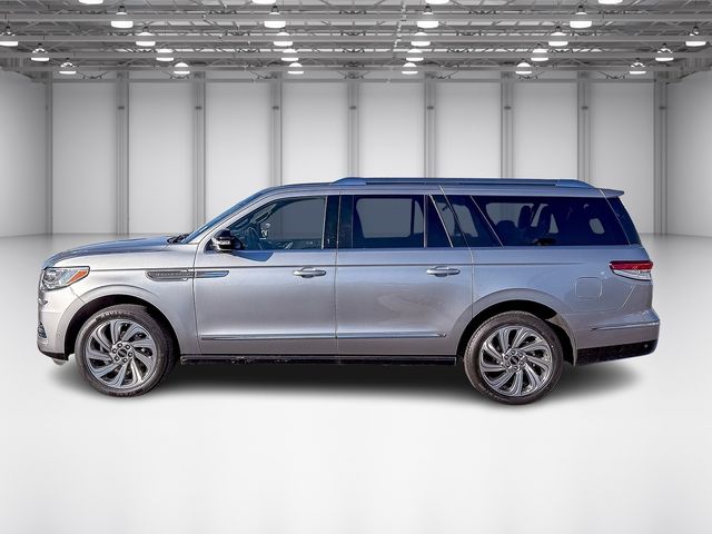 2022 Lincoln Navigator L Reserve