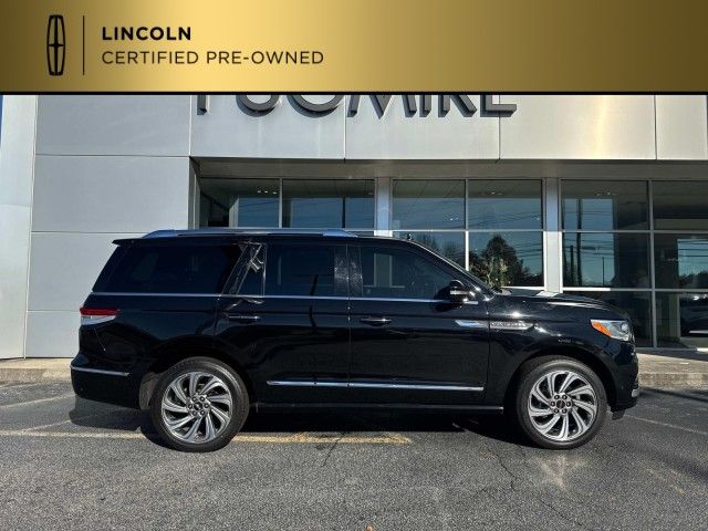 2022 Lincoln Navigator Standard