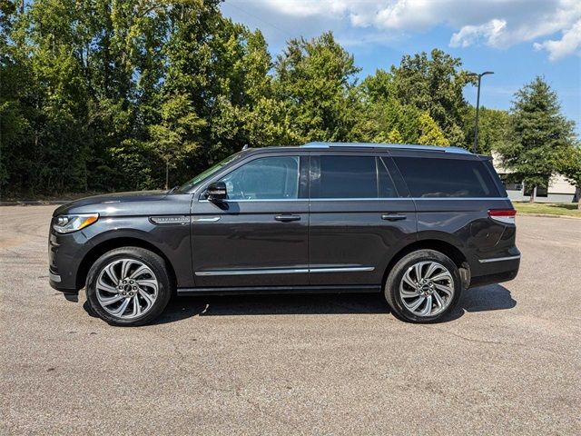 2022 Lincoln Navigator Standard