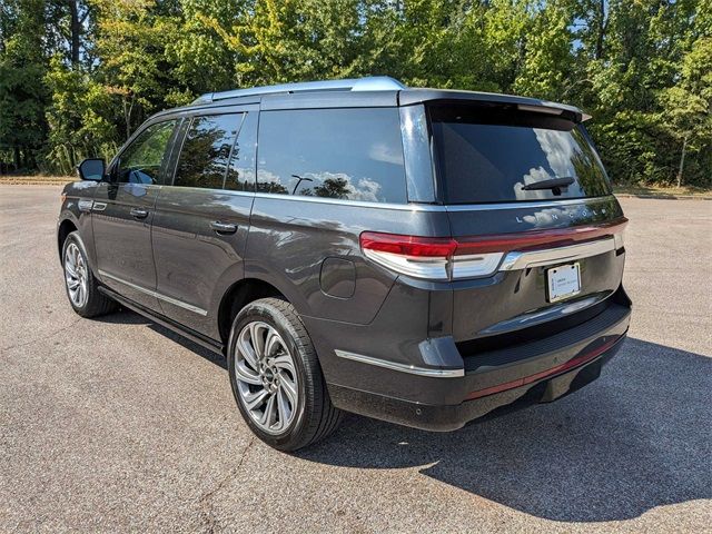 2022 Lincoln Navigator Standard