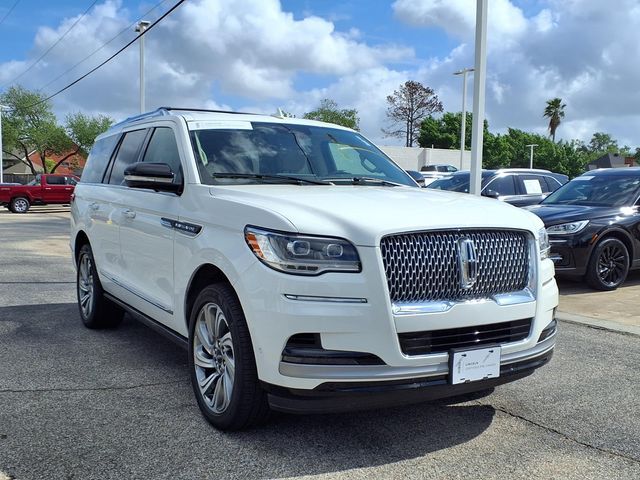 2022 Lincoln Navigator Standard