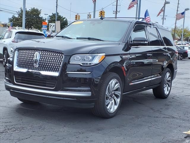 2022 Lincoln Navigator Standard