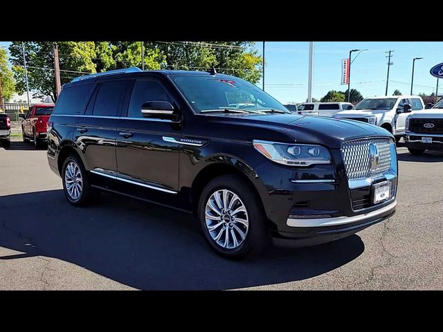 2022 Lincoln Navigator Standard