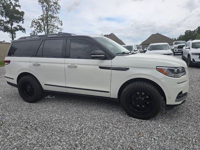 2022 Lincoln Navigator Standard
