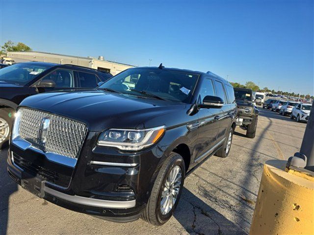 2022 Lincoln Navigator L Standard