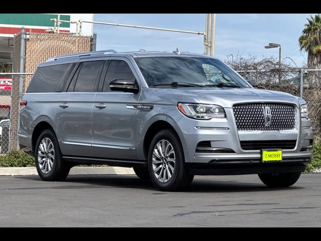 2022 Lincoln Navigator L Standard