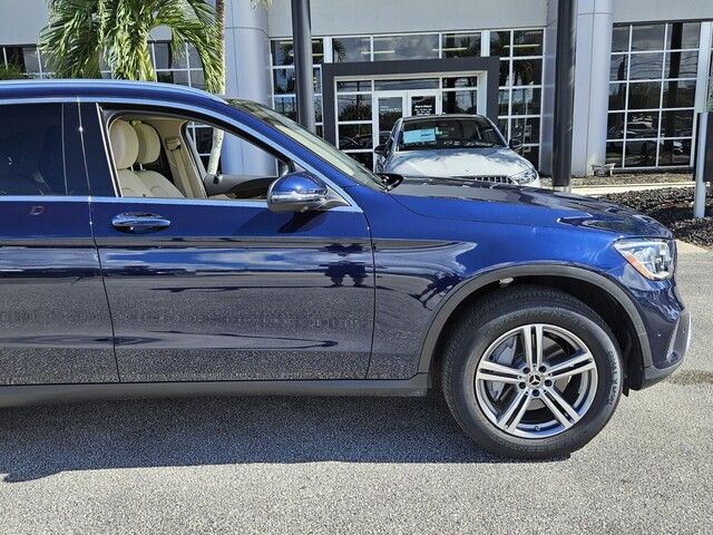 2022 Mercedes-Benz GLC 300