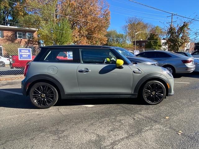 2022 MINI Cooper Hardtop SE