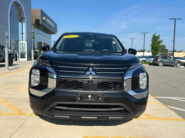 2022 Mitsubishi Outlander ES