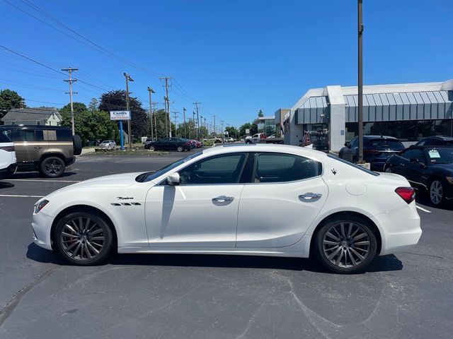 2022 Maserati Ghibli Modena Q4