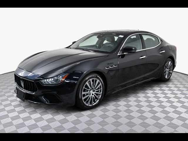 2022 Maserati Ghibli Modena Q4