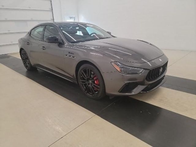 2022 Maserati Ghibli Modena Q4