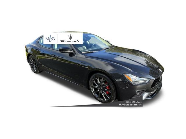 2022 Maserati Ghibli Modena Q4