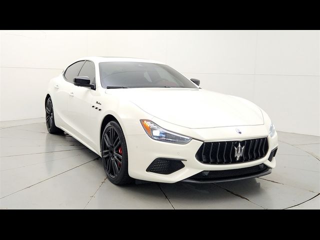 2022 Maserati Ghibli Modena Q4