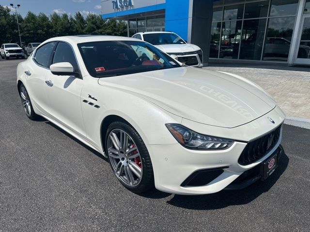 2022 Maserati Ghibli Modena Q4