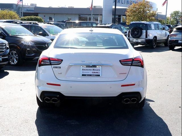 2022 Maserati Ghibli Modena Q4