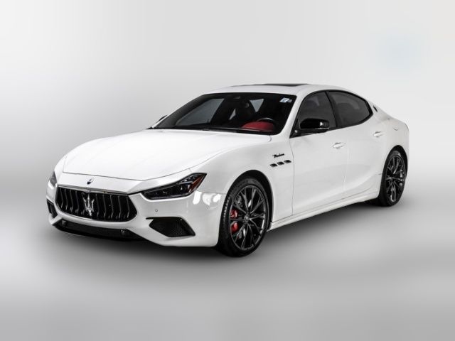 2022 Maserati Ghibli Modena Q4