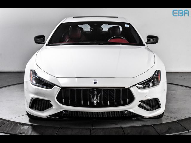 2022 Maserati Ghibli Modena Q4