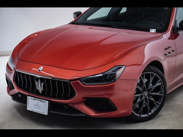 2022 Maserati Ghibli Modena Q4
