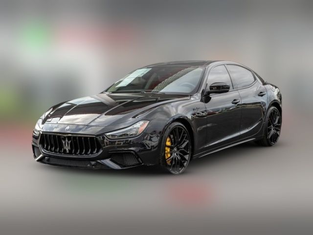 2022 Maserati Ghibli Modena Q4