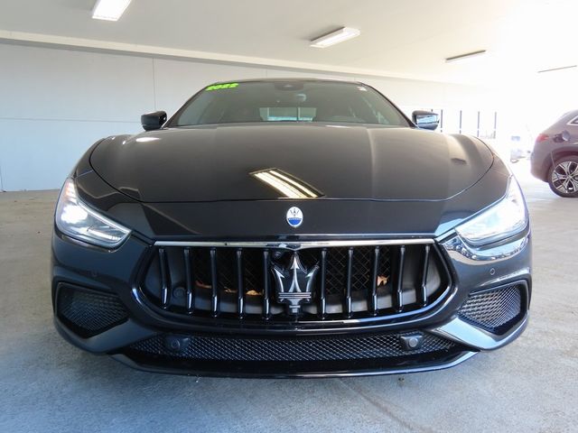 2022 Maserati Ghibli Modena Q4