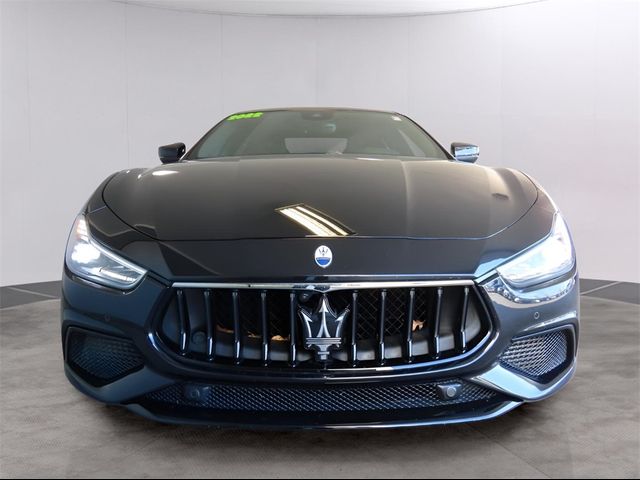 2022 Maserati Ghibli Modena Q4