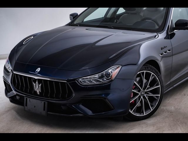 2022 Maserati Ghibli Modena Q4