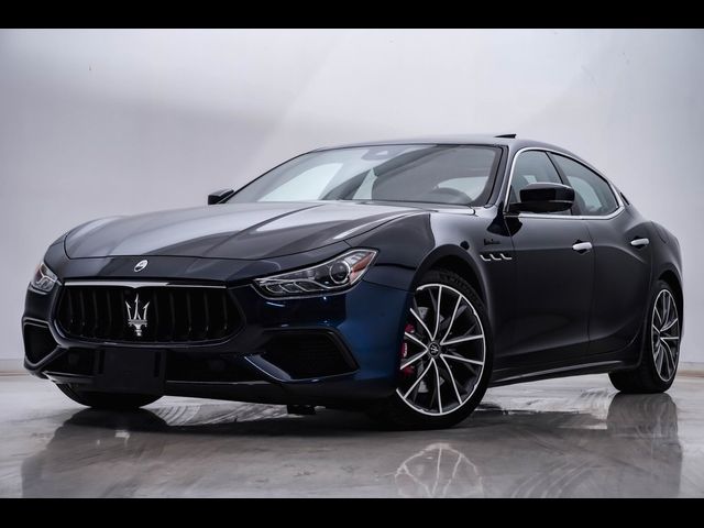 2022 Maserati Ghibli Modena Q4