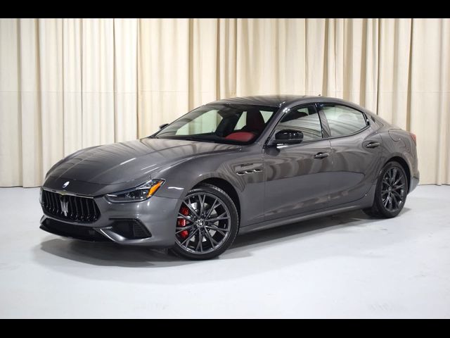 2022 Maserati Ghibli Modena Q4