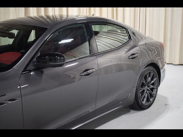 2022 Maserati Ghibli Modena Q4