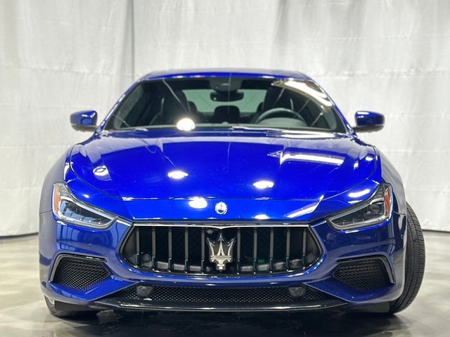 2022 Maserati Ghibli Modena Q4