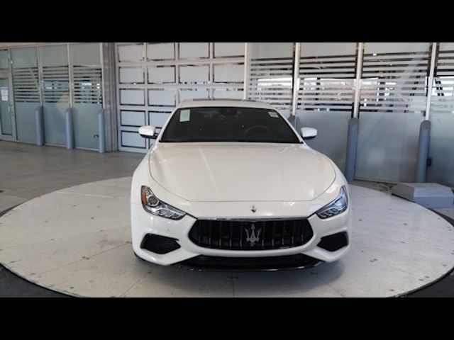 2022 Maserati Ghibli Modena Q4