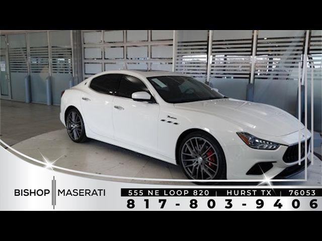 2022 Maserati Ghibli Modena Q4