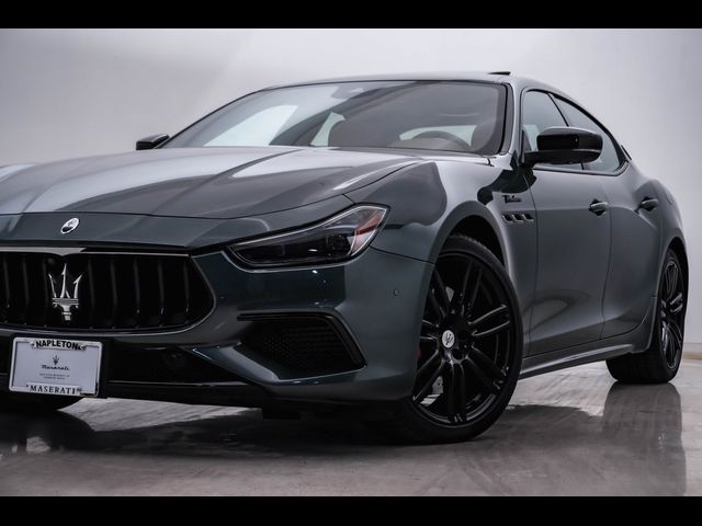 2022 Maserati Ghibli Modena Q4