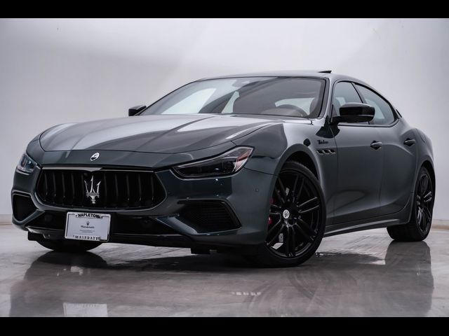 2022 Maserati Ghibli Modena Q4