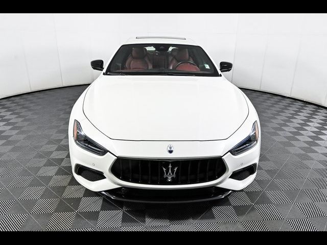 2022 Maserati Ghibli Modena Q4