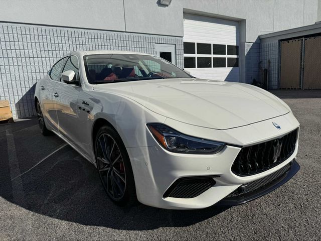 2022 Maserati Ghibli Modena Q4