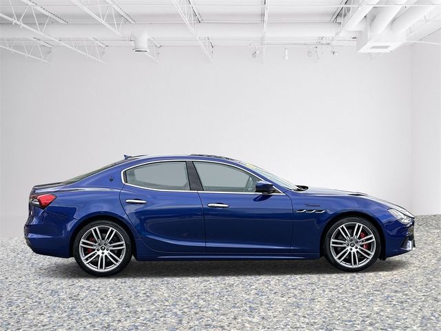 2022 Maserati Ghibli Modena Q4