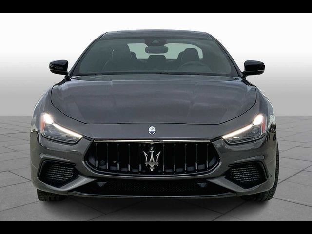 2022 Maserati Ghibli Modena Q4