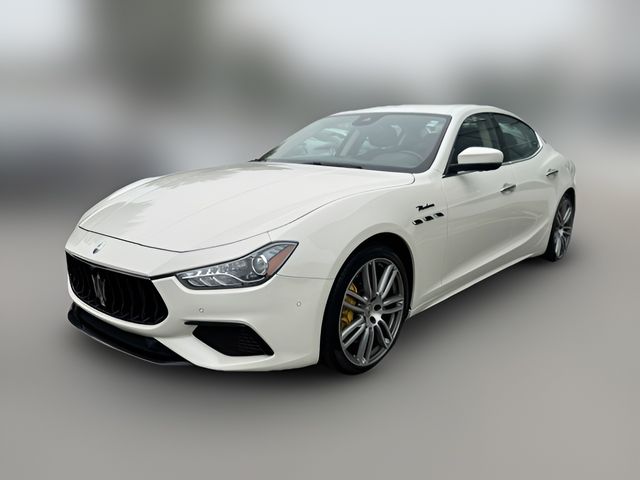 2022 Maserati Ghibli Modena Q4