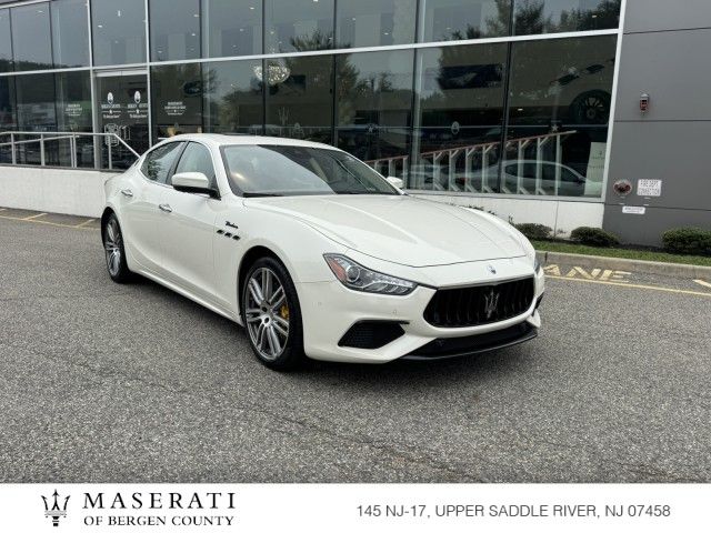 2022 Maserati Ghibli Modena Q4