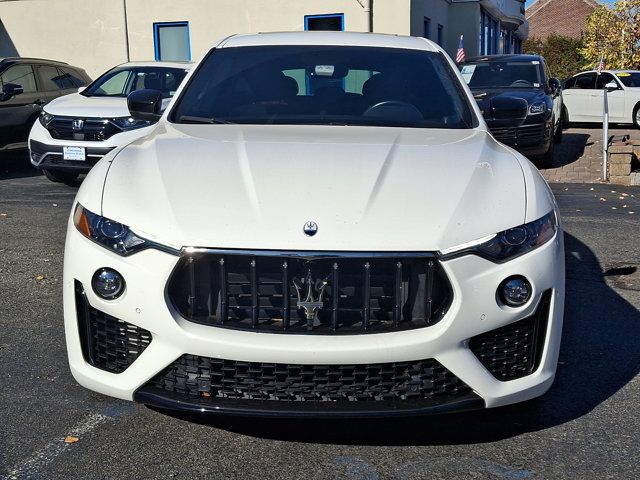 2022 Maserati Levante Modena